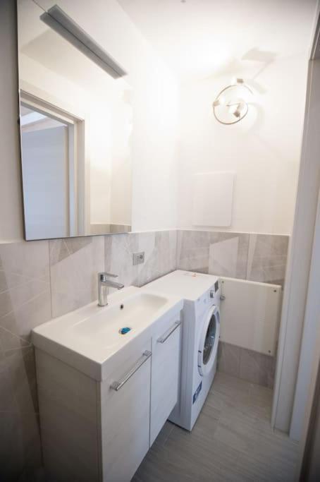 Casa Gemma - Big Family House With Free Parking Apartment San Giovanni Lupatoto Luaran gambar